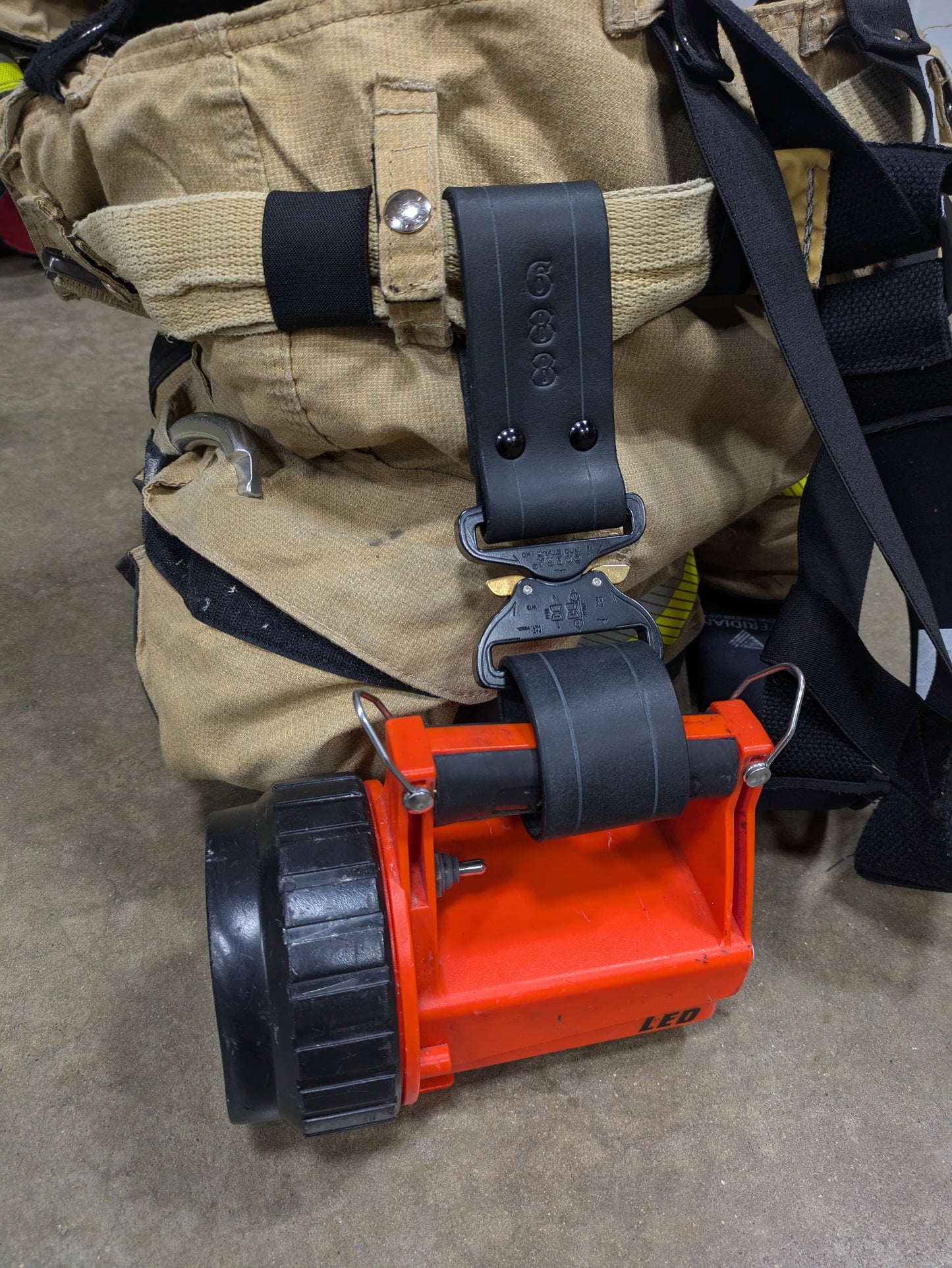 Cobra Box Light Holder